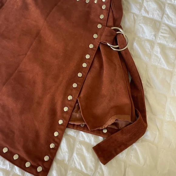 Lulus brown studded faux suede asymmetrical mini skirt - Picture 3 of 6